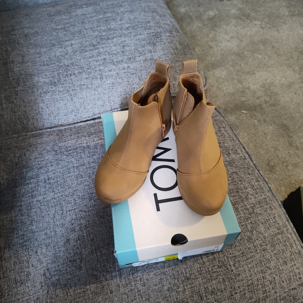 Toms shoes